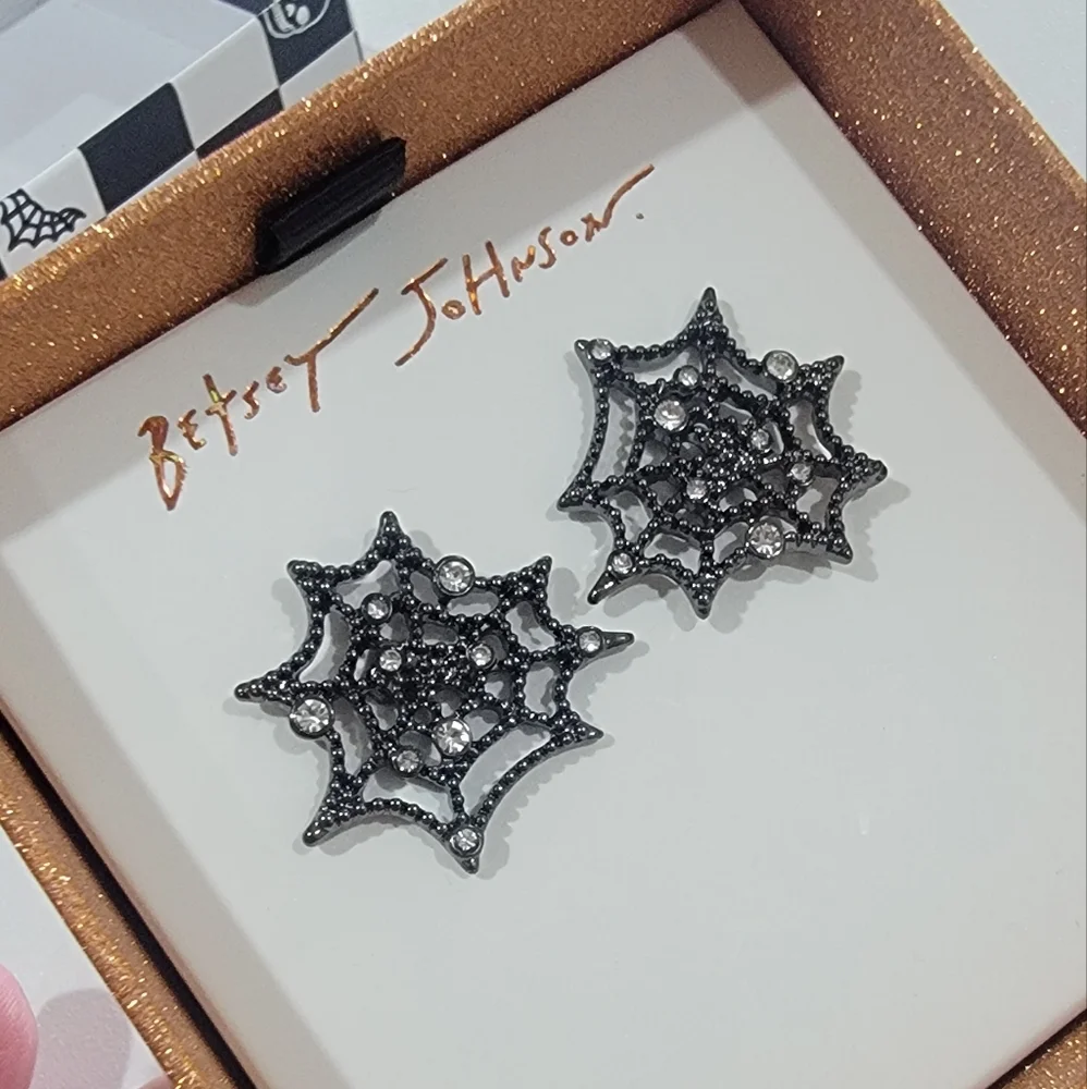 Betsey Johnson spiderweb 🕸 earrings - Picture 6 of 10